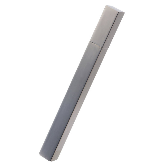 Längliches Feuerzeug aus Metall von der Japanischne Marke TsubotaPearl