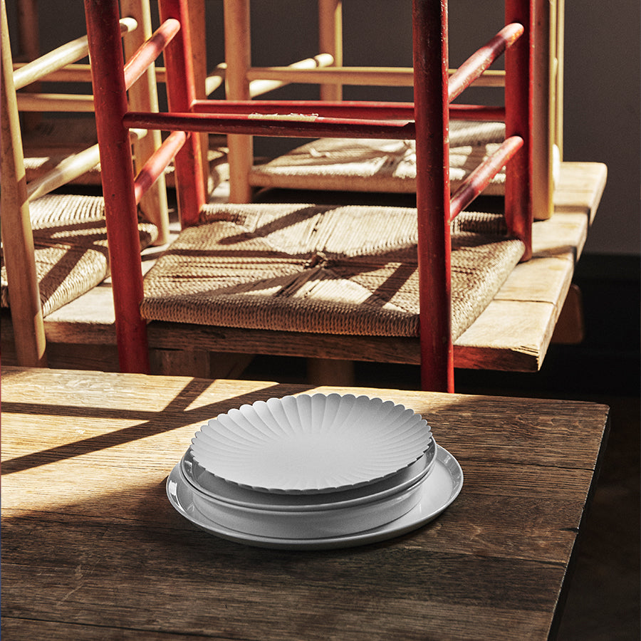 1616/ Arita Round Deep Plate 240 White