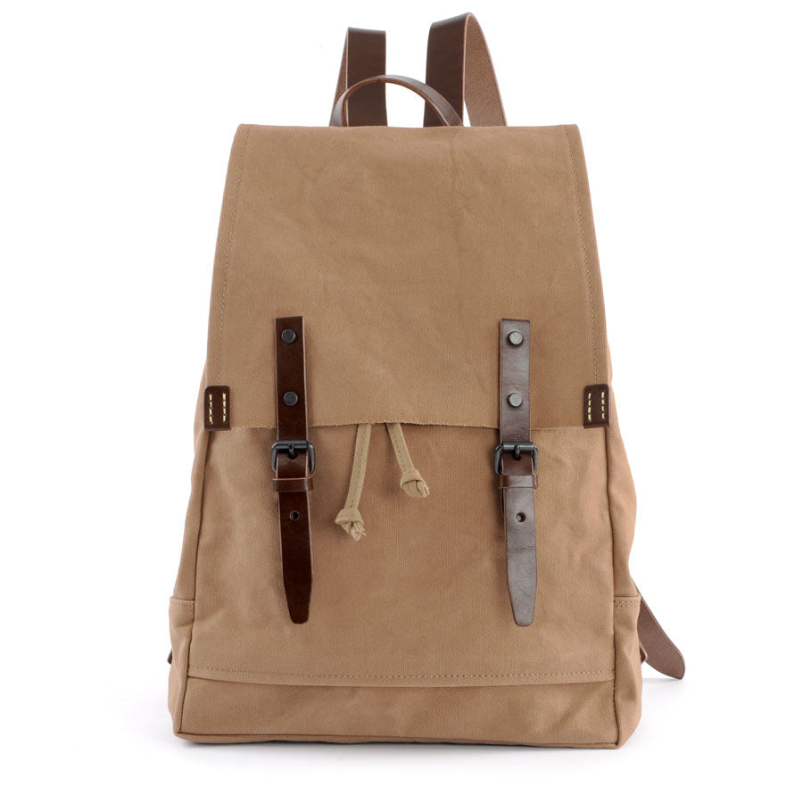 Beiger Rucksack mit braunen Lederschnallen von Baggyport aus Japan