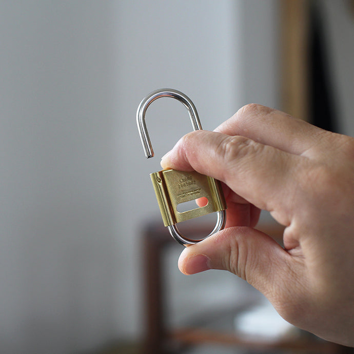 Candy Design & Works Keyring Delta Nickel