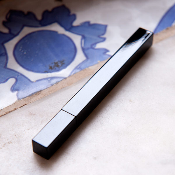 Tsubota Pearl Lighter Polish Black